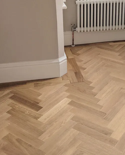 Csaphornyos parketta Tölgy Rusztikus 350x50x22mm Csaphornyos parketta Tölgy Rusztikus 350x50x22mm