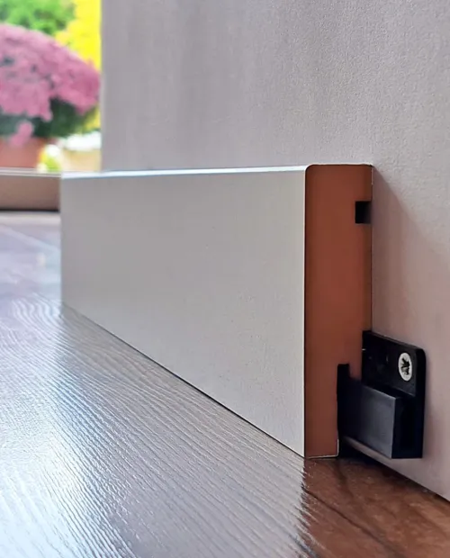 Megyerfa M75-es 75mm-es laminált Fehér szegélyléc Megyerfa M75-es 75mm-es laminált Fehér szegélyléc