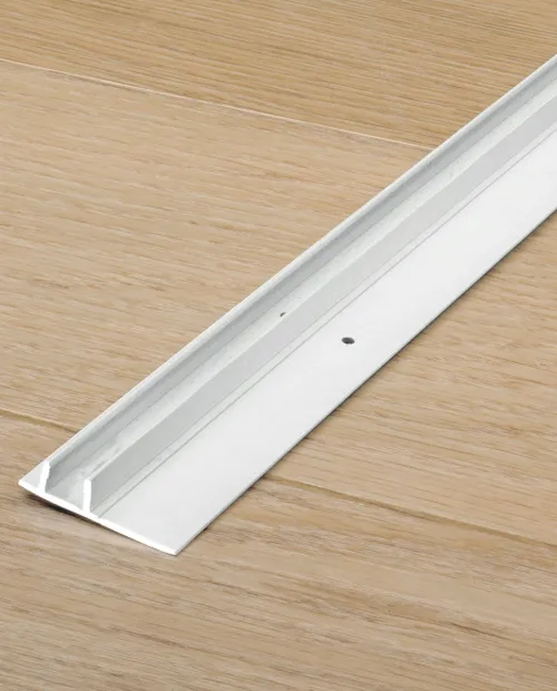 Quick Step Netrack műanyag vezetősín 77mm-es szegélyléchez QSTRACK