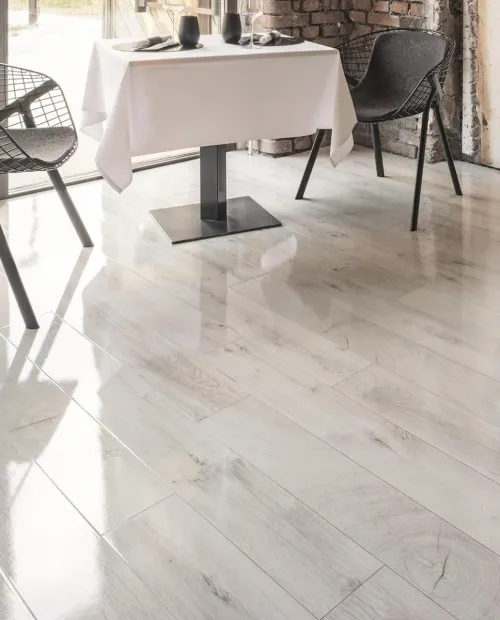 Kaindl laminált padló Easy Touch O251