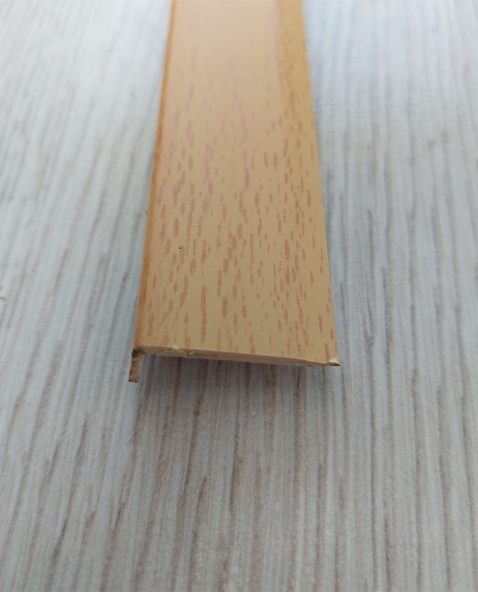 2.5x1 cm öntapadós műanyag burkolatzáró fa hatású Bükk 200 cm 88751